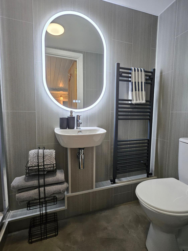 Bathroom 3, Loughview chalet, Antrim and Newtownabbey