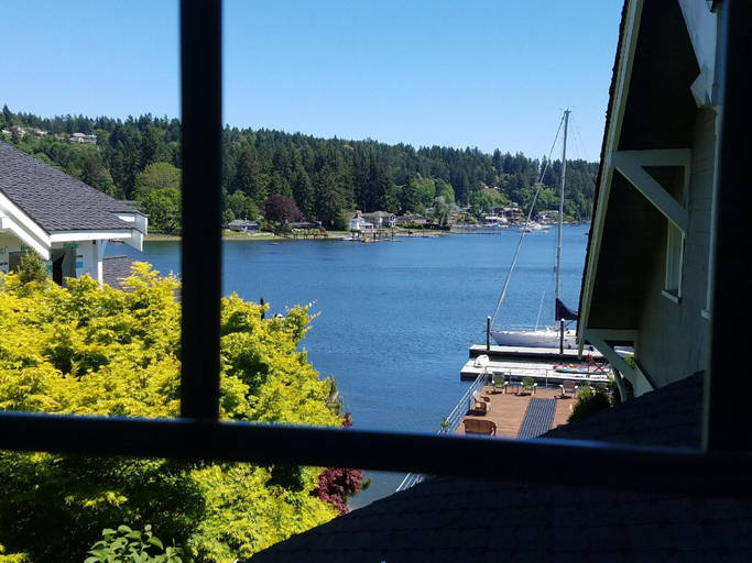 Others 4, Waterfront Inn, Pierce