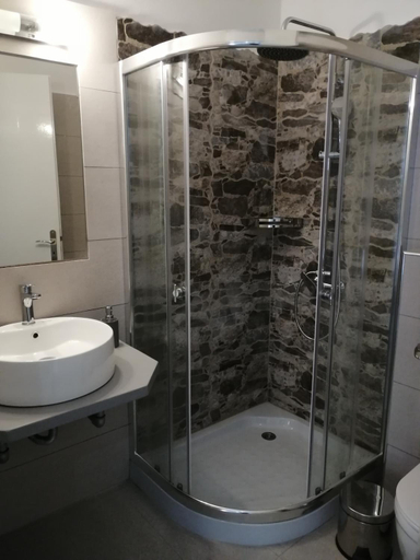 Bathroom 5, Ilios Siris Studios, Ionian Islands