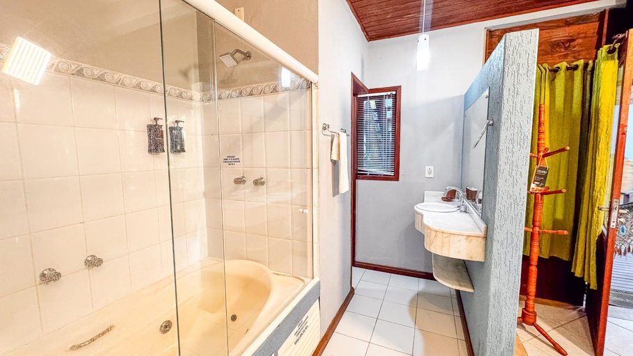 Bathroom 3, Stolz Chales, Palhoça