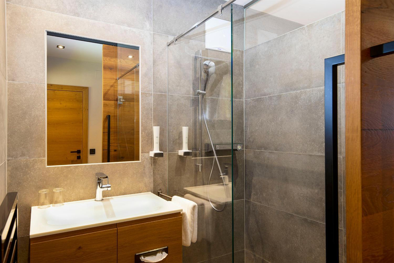 Bathroom 2, Winzerhof Kiss, Neusiedl am See