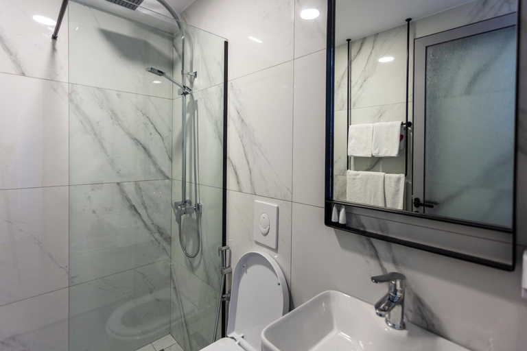 Bathroom 2, Dhima Hotel, Vlorës
