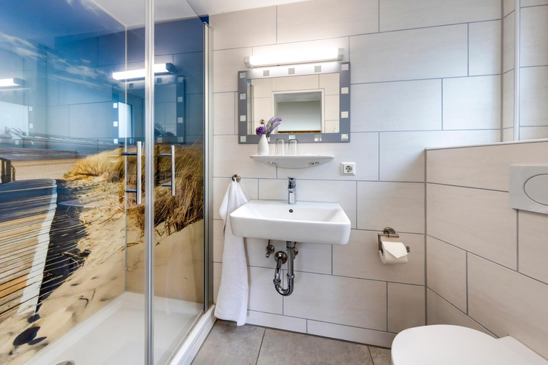 Bathroom 5, Hotel Bellevue, Waldshut