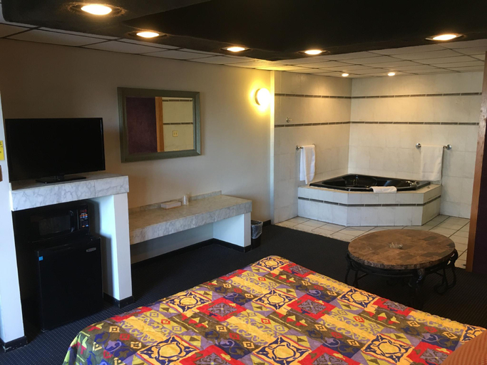 Others 5, Midway Inn & Suites, Cook