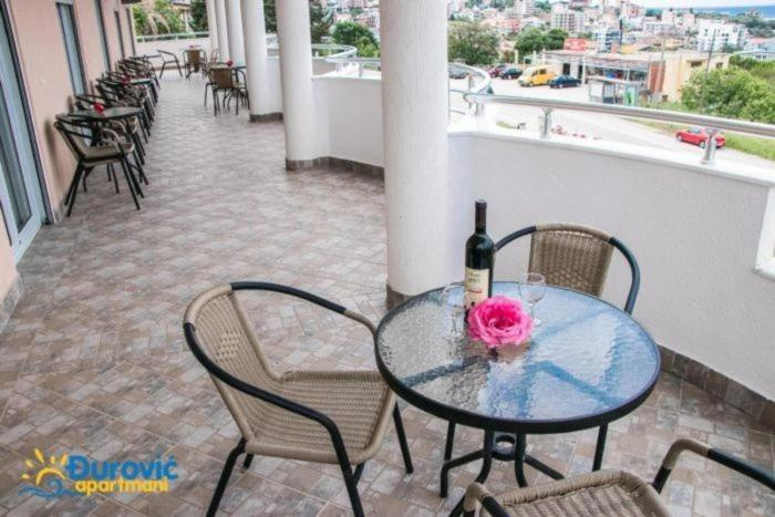 Others 5, Apartments Djurovic with Pool