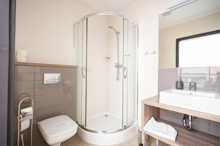 Bathroom 4, Jurajski Krysztal, Częstochowa