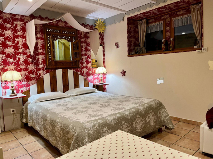 Bedroom 2, locastillon, Gard