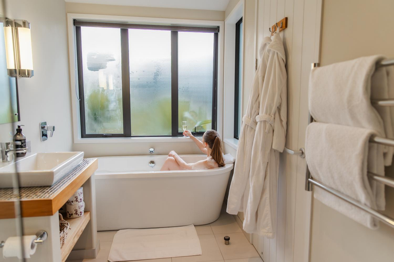 Bathroom 5, Manakau Lodge, Kaikoura