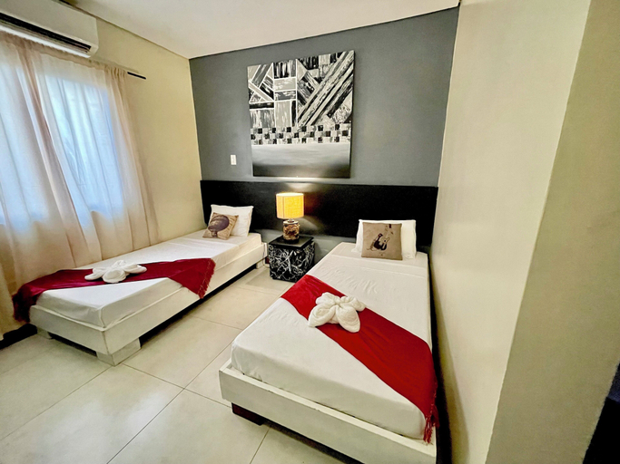 Room 3, D'Goldwin Lodge, Coron
