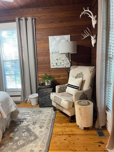 Room 3, Yellow Daisy Bed and Breakfast, Lumpkin