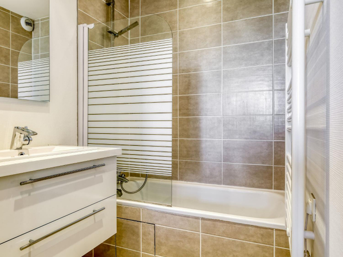 Bathroom, Apartment Claire-1 by Interhome, Gironde