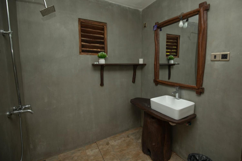 Bathroom 3, YalaWay Nature Villa, Thissamaharama