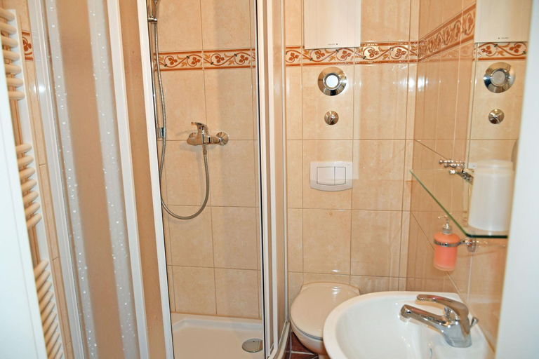 Bathroom 3, Villa Vitalis _ Appartements und W, Vorpommern-Rügen
