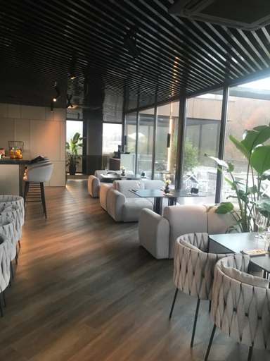 Food & Drinks 4, Oasis Karpat, Svaliavs'kyi