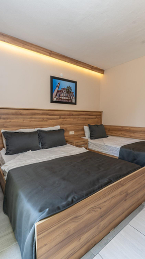 Bedroom 3, Buyuk Berk Hotel, Ayvalık