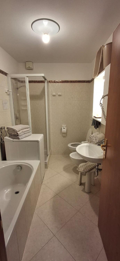 Bathroom 3, Chalet Decrestina, Trento