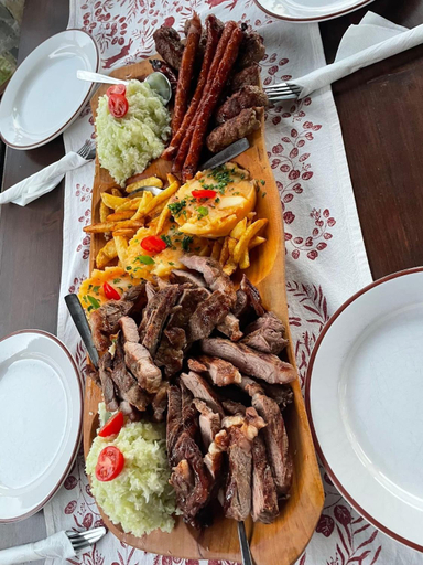 Food & Drinks 5, Valea Salbatica, Sinca Veche