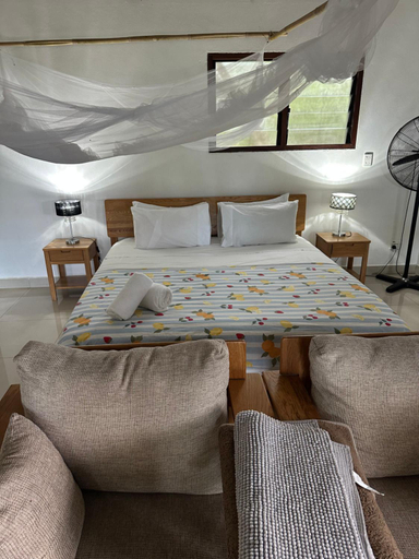 Bedroom 2, Vila Del Mare Oceanfront Villas, Malorua