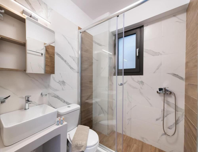 Bathroom 2, Amaryllis Luxury Apartment, Ionian Islands