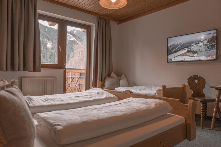 Bedroom 2, brandgut - vor Freude glühen, Zell am See