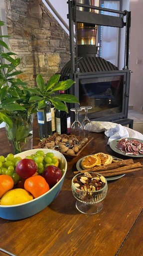 Food & Drinks 4, Ample Places, Larnaca