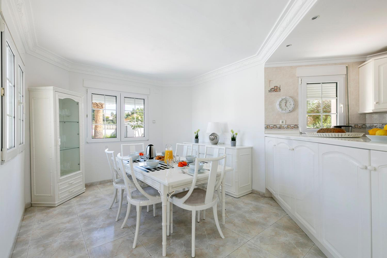 Others 5, Villa Coral, Alicante