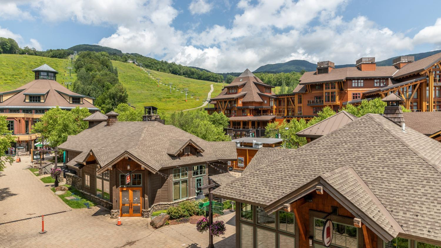 Others 4, 309 Studio Spruce Peak Lodge Base of Stowe Mt Resort Sleeps 4, Lamoille