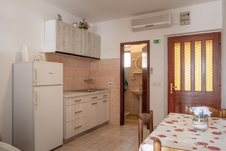Others 5, Apartments Lea, Blato