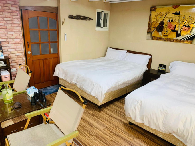 Bedroom 2, 九份山海灣民宿 I 近老街 l 海景檜木房, New Taipei City