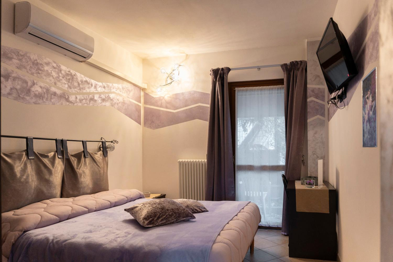 Bedroom 2, La Casa Del Grillo 1, Aosta