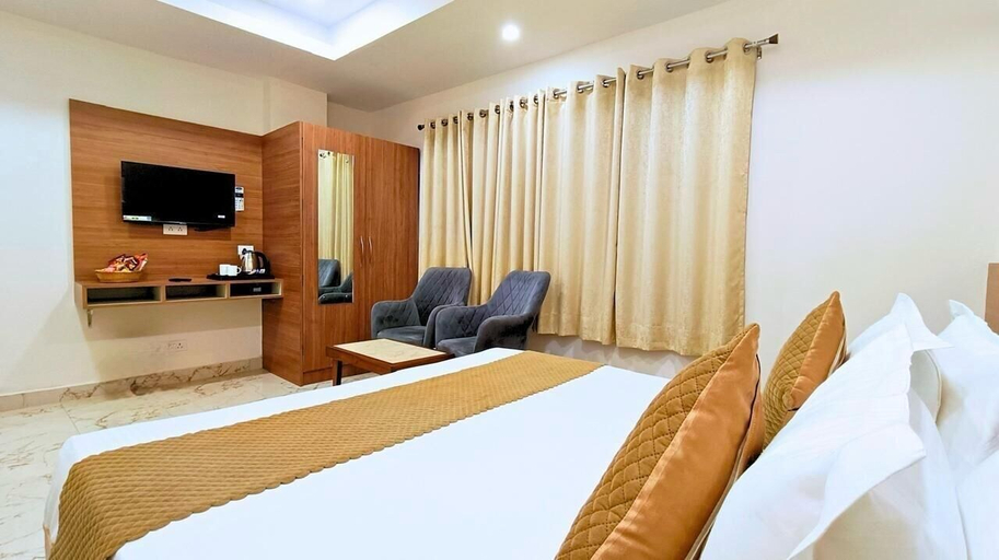Room 3, White Panda Hotels Royal Inn, Dehradun