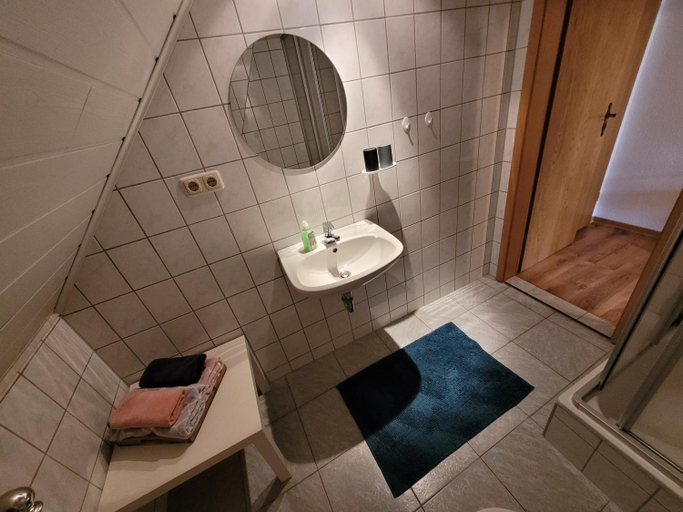 Bathroom 3, Altes Brauhaus Steinbach, Erzgebirgskreis
