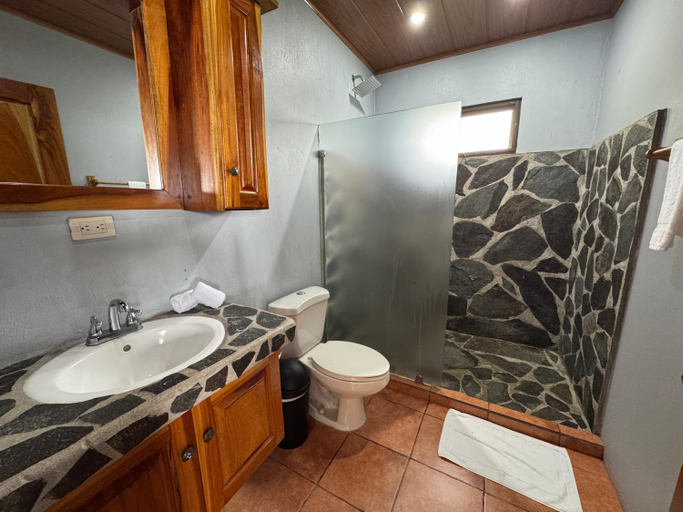Bathroom 3, Rainbow Valley Lodge Costa Rica, Puntarenas