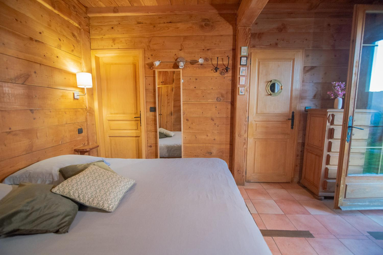 Bedroom 2, Auberge Les Myrtilles, Ariège