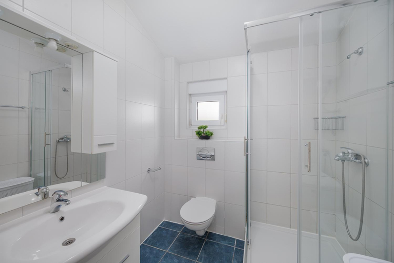 Bathroom 2, Apartmani Panorama, Podgora