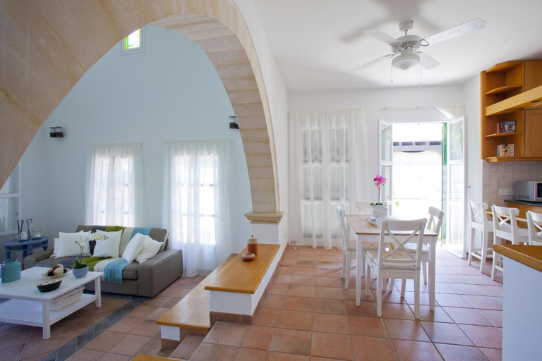 Others 5, Ayios Elias Pearl
