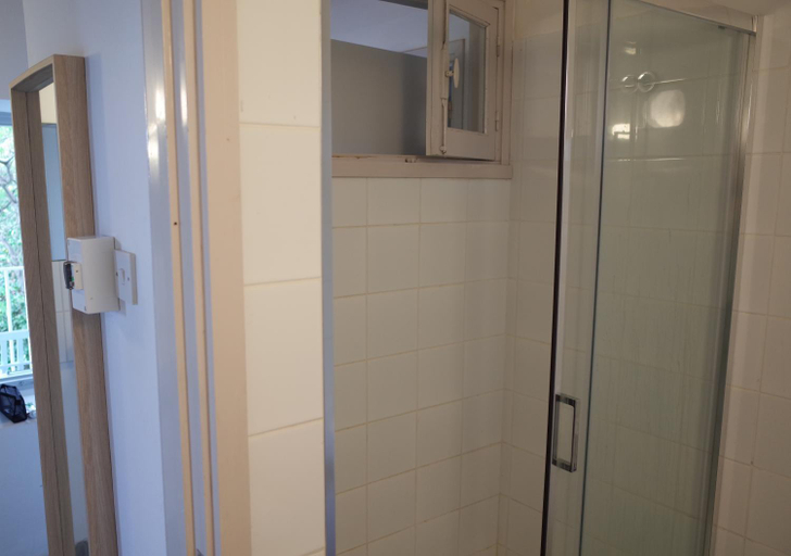 Bathroom 2, Ample Places, Larnaca