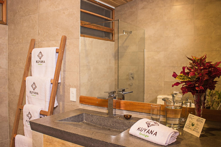 Bathroom, Kuyana Amazon Lodge, Archidona