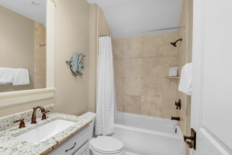 Bathroom 4, Sunny Side Up, Walton