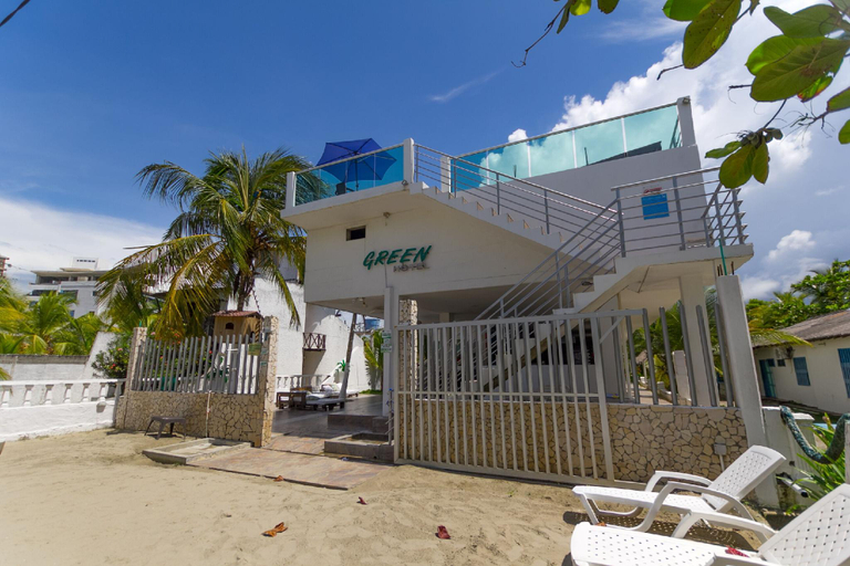 Exterior & Views