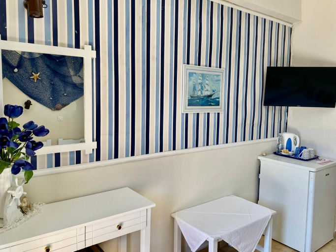 Others 4, Saint George Hotel, Crete