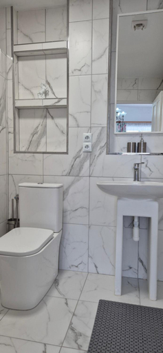 Bathroom 5, Los Geranios n.25, Santa Cruz de Tenerife