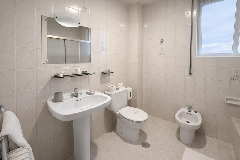 Bathroom, Hotel San Rosendo, Ourense