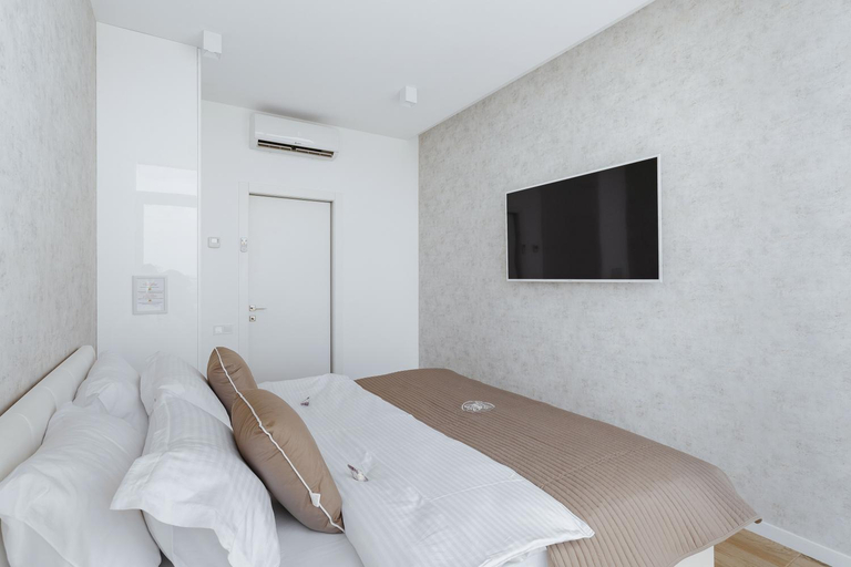 Bedroom 2, Prestige Plaza Apartments, Odes'ka