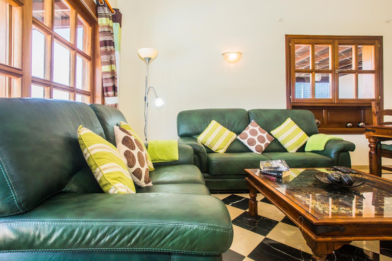 Others 3, Eslanzarote Villa Eleonor, Super Wifi, Heated Pool, Sat tv, Las Palmas