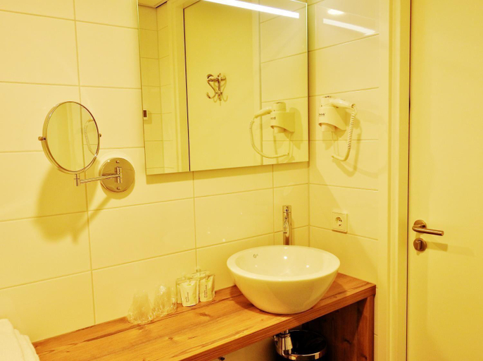 Bathroom, Hotel Molenzicht, Ameland