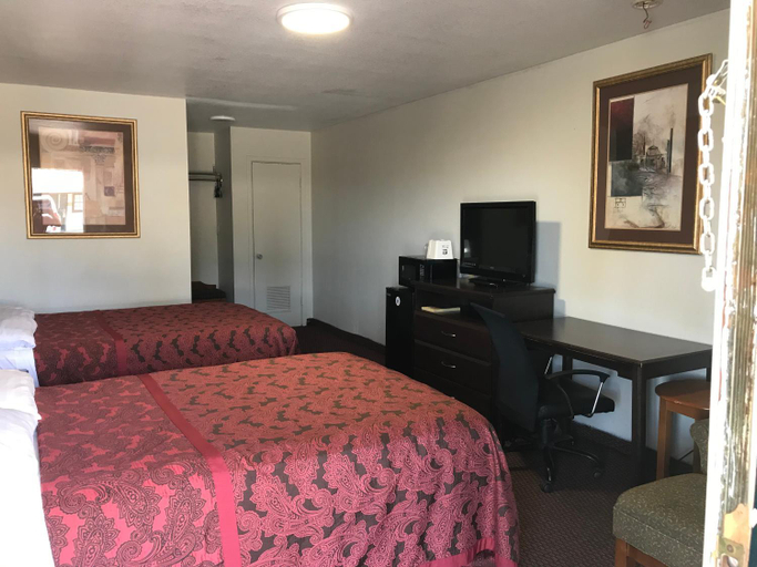 Bedroom 2, Budget Inn Of LEVELLAND, Hockley