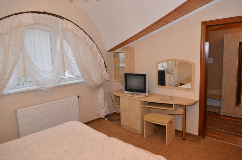 Bedroom 3, Hotel Serpanok, Tiachivs'kyi