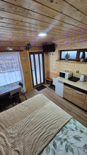 Bedroom 2, Нота Карпат, Skolivs'kyi