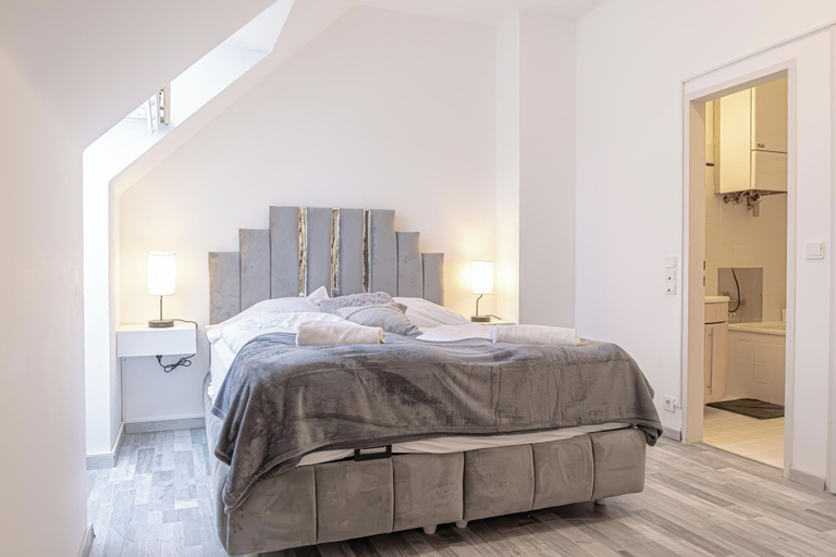 Room 5, Affordable 2BR With Living Room Vienna, Wien
